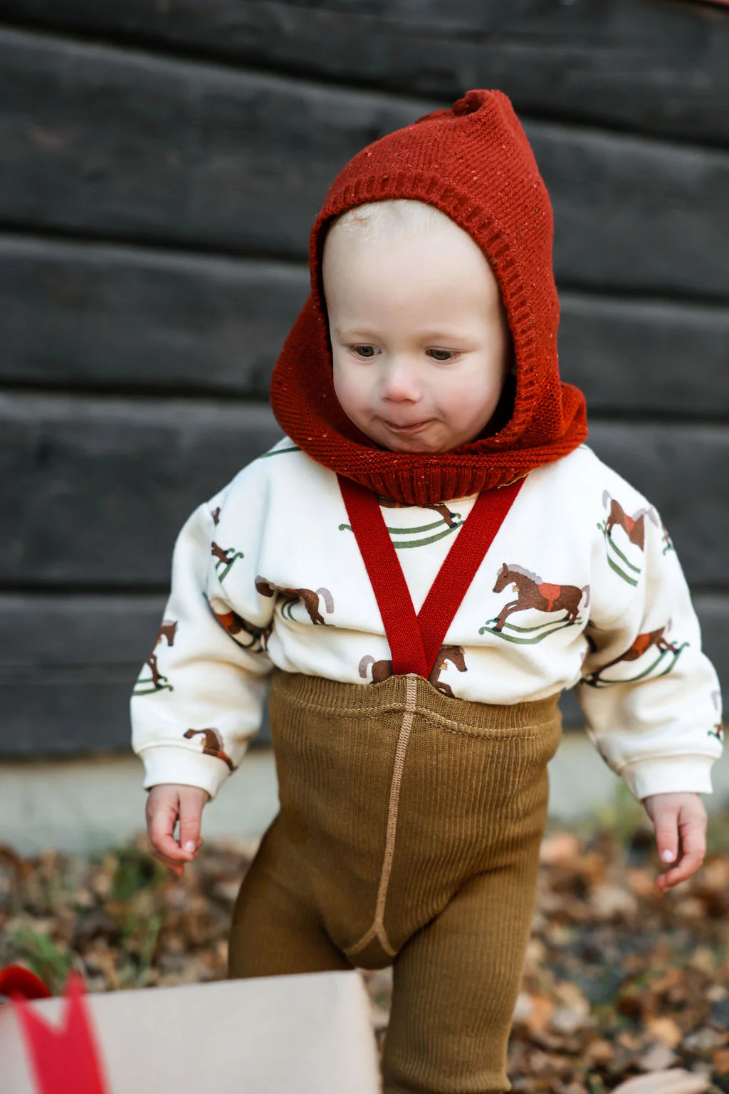 Footed Acorn Brown x Maple Leaf - Image 7