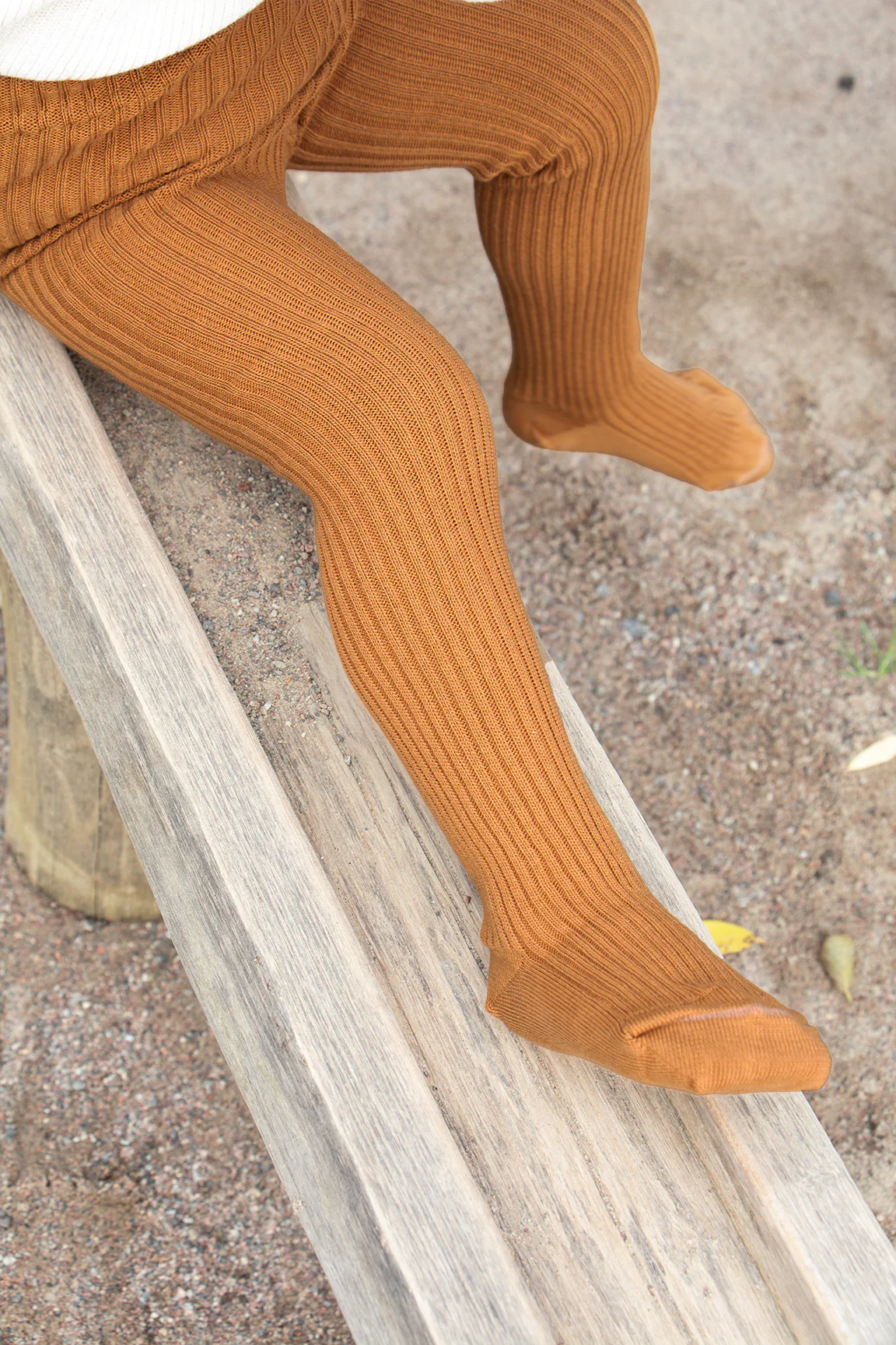 Hippy Amber Footed - Image 6